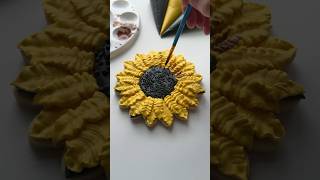 🌻 Royal icing 101 linked in my bio #sunflowercookie #cookiedecorating #asmr #oddlysatisfying