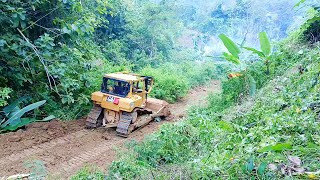 Best Performance of D6R XL Bulldozer in Plantation Road Construction