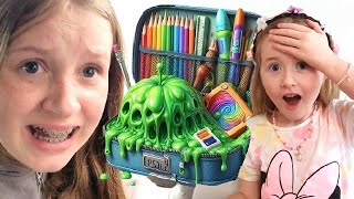 Un FOU a MIT DU SLIME dans la TROUSSE D ´ÉCOLE