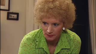 Kath and Kim: Assaulted nut?