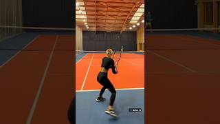 Clean striking from Olivia Elliott #tennis