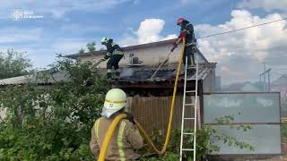 Охтирський район: оперативно приборкавши загоряння, співробітники ДСНС врятували гараж та будівлю